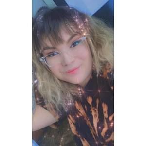 Meet your Posher, Leona